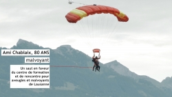 Un saut en parachute à 80 ans